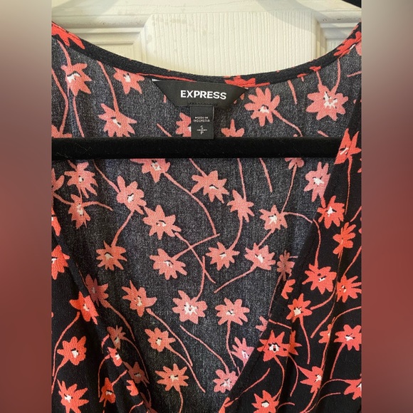 Express Blouse - Picture 5 of 5